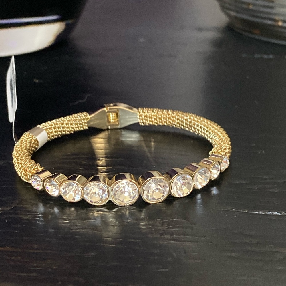 Beautiful gold colored bracelet with large stones